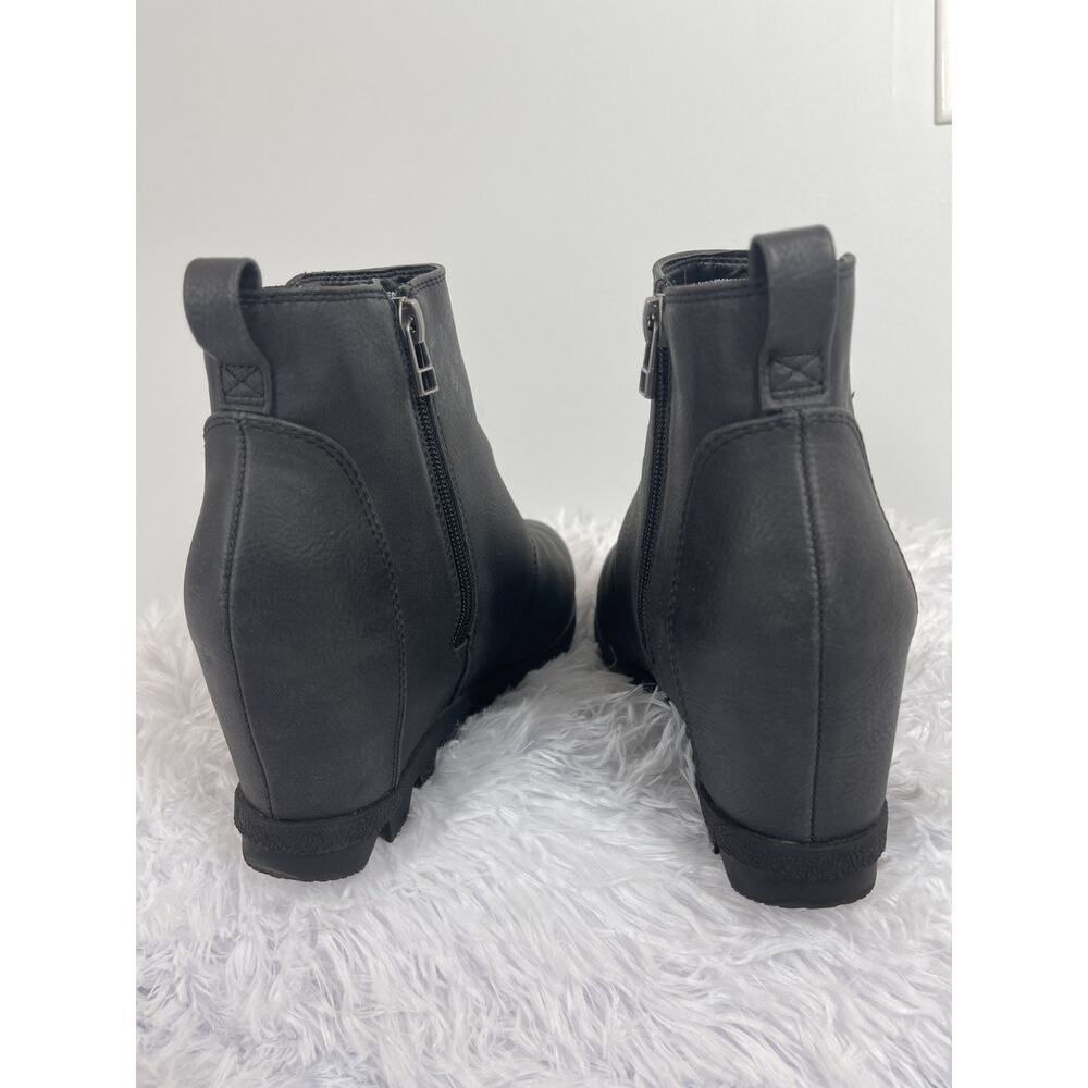 Time Tru Hidden Wedge Booties Womens 7 Black Faux Leather Edgy Minimalist Urban - Picture 3 of 7